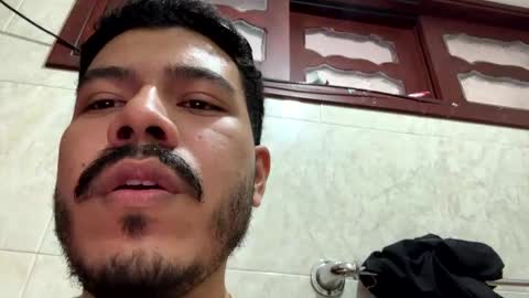 Snapshot of mike_flirt chatting on December 19, 3:19 pm mike online show from December 19, 3:19 pm