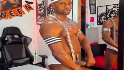 Snapshot of mike_kilian1 chatting on October 28, 2:20 pm mike kilian1 online show from October 28, 2:20 pm