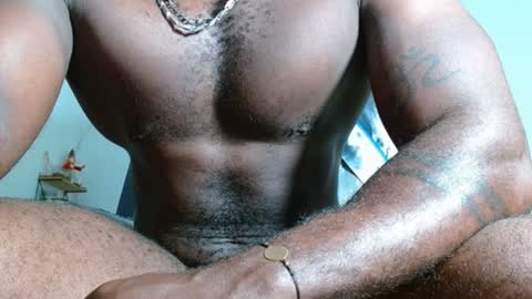 Snapshot of mike_kingcum chatting on December 6, 1:07 am mike online show from December 6, 1:07 am