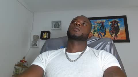 Snapshot of mike_kingcum chatting on December 25, 10:37 pm mike online show from December 25, 10:37 pm