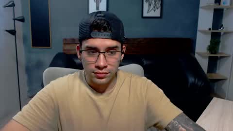 Mike Montoya online show from April 19, 3:28 am