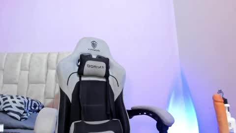 mikebradley15 online show from April 9, 12:10 pm