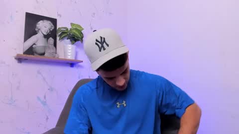 Snapshot of mikecooper_ chatting on December 14, 5:51 am Mike Cooper online show from December 14, 5:51 am