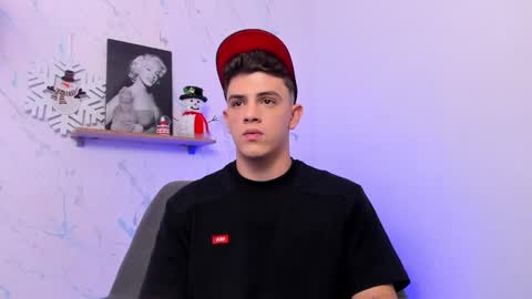 Snapshot of mikecooper_ chatting on December 28, 5:55 am Mike Cooper online show from December 28, 5:55 am