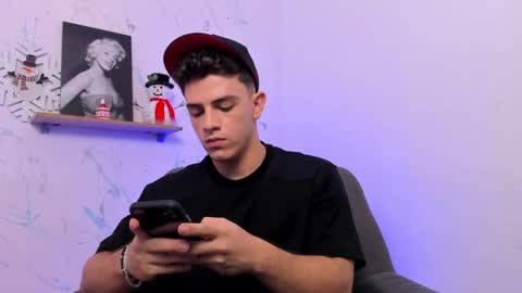 Snapshot of mikecooper_ chatting on January 8, 4:44 am Mike Cooper online show from January 8, 4:44 am