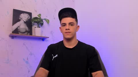 Snapshot of mikecooper_ chatting on February 8, 6:33 am Mike Cooper online show from February 8, 6:33 am