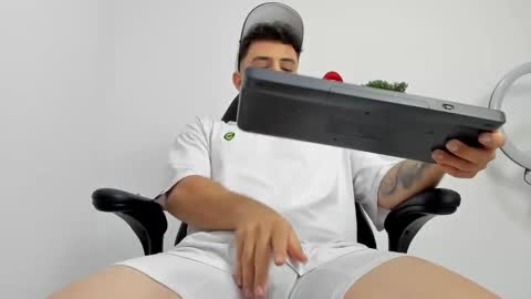 Snapshot of mikecooper_ chatting on October 9, 4:32 am Mike Cooper online show from October 9, 4:32 am