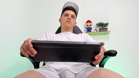 Snapshot of mikecooper_ chatting on October 30, 12:34 am Mike Cooper online show from October 30, 12:34 am