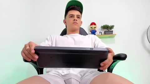 Snapshot of mikecooper_ chatting on October 30, 11:27 pm Mike Cooper online show from October 30, 11:27 pm