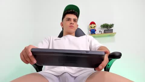 Snapshot of mikecooper_ chatting on November 5, 2:55 am Mike Cooper online show from November 5, 2:55 am