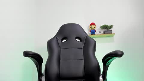 Snapshot of mikecooper_ chatting on November 25, 3:06 am Mike Cooper online show from November 25, 3:06 am