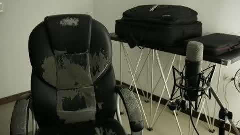 M i k e Crusoe online show from April 1, 7:33 pm