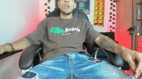 mikee_scooth online show from December 24, 4:11 am