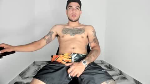 Snapshot of mikee_scooth chatting on November 16, 3:17 pm mikee_scooth online show from November 16, 3:17 pm