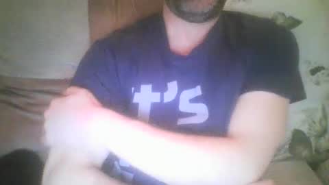 Snapshot of mikehockishuge9 chatting on December 1, 10:10 pm mikehockishuge9 online show from December 1, 10:10 pm