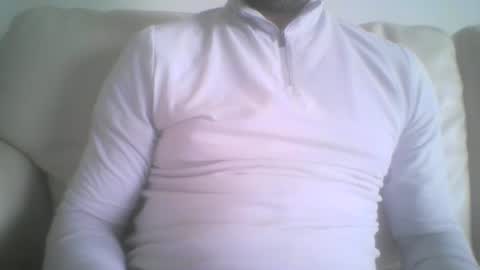 Snapshot of mikehockishuge9 chatting on November 9, 12:25 pm mikehockishuge9 online show from November 9, 12:25 pm