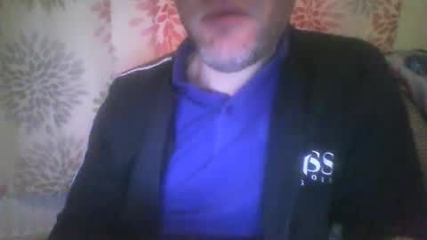 Snapshot of mikehockishuge9 chatting on November 27, 4:31 pm mikehockishuge9 online show from November 27, 4:31 pm