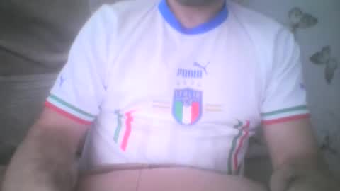 Snapshot of mikehockishuge9 chatting on November 30, 11:03 am mikehockishuge9 online show from November 30, 11:03 am