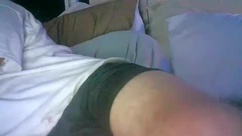 Snapshot of mikemike11k chatting on December 31, 12:11 am mikemike11k online show from December 31, 12:11 am