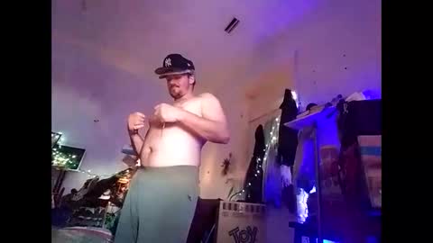 Snapshot of mikemike11k chatting on January 17, 1:46 pm mikemike11k online show from January 17, 1:46 pm