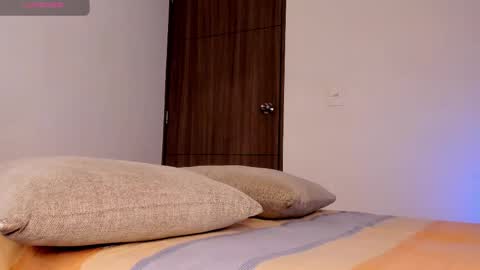 Snapshot of mikesantoss1 chatting on October 30, 2:02 am Mike online show from October 30, 2:02 am