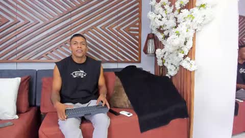    online show from April 17, 11:46 am