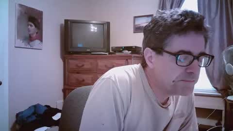 Snapshot of mikewulds chatting on May 26, 11:34 pm Mike online show from May 26, 11:34 pm