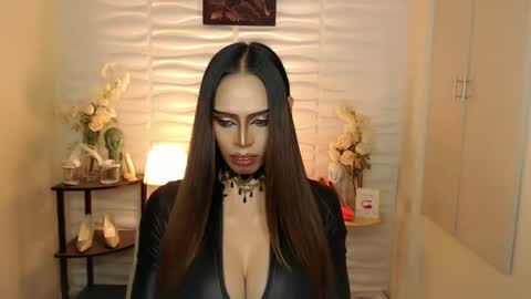 Mistress MikeyAlawi online show from December 16, 7:26 am