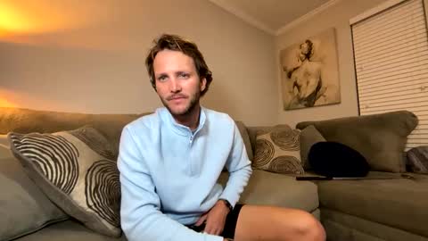 mikeywhite123 online show from December 2, 2:42 am