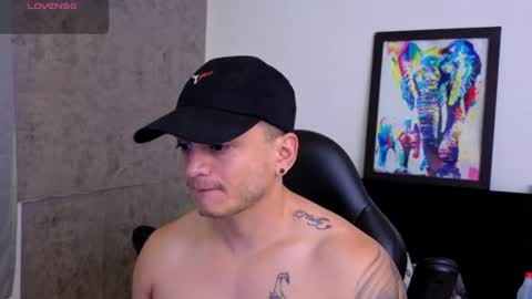 Snapshot of mikke_love chatting on August 3, 4:00 pm MIKKE online show from August 3, 4:00 pm
