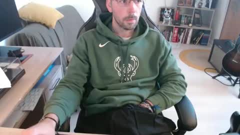 mikmik91 online show from March 3, 11:05 am