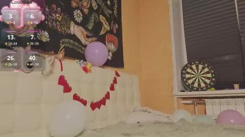 Snapshot of miko_meow chatting on October 19, 8:20 pm Miko online show from October 19, 8:20 pm