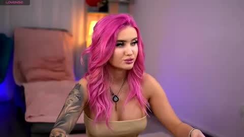 Snapshot of miky_lust chatting on February 20, 4:31 am Miky online show from February 20, 4:31 am