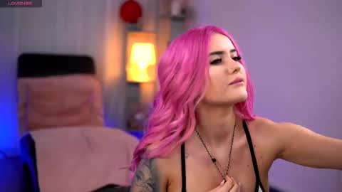 Snapshot of miky_lust chatting on February 22, 4:35 am Miky online show from February 22, 4:35 am