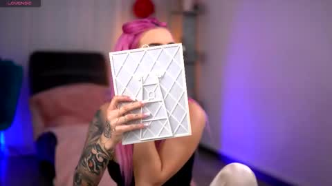 Snapshot of miky_lust chatting on February 28, 4:02 am Miky online show from February 28, 4:02 am