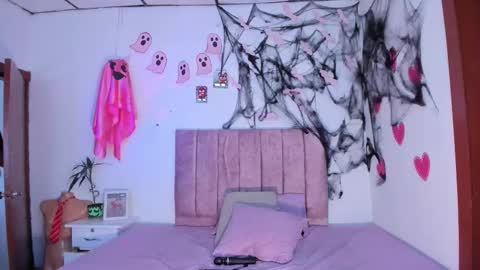 mila_1wood online show from October 20, 2:17 pm