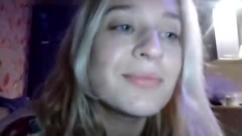 Mila 420 online show from December 3, 6:50 pm