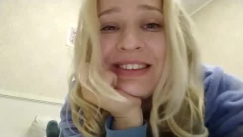 Mila 420 online show from April 17, 5:05 pm