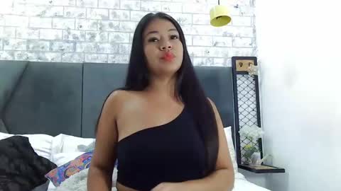 mila_adamss online show from January 20, 11:24 am