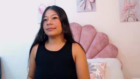 mila_adamss online show from May 31, 10:55 am