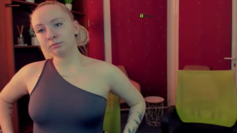 mila_glow online show from February 3, 12:32 pm