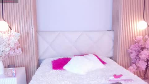 mila_hank online show from March 13, 3:29 pm