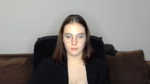 Snapshot of mila_keyy chatting on November 25, 9:59 pm mila_keyy online show from November 25, 9:59 pm