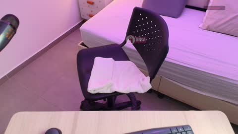 Snapshot of mila_kiitty chatting on January 9, 11:25 am Milena online show from January 9, 11:25 am
