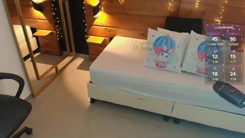 Snapshot of mila_kiitty chatting on September 18, 10:39 am Milena online show from September 18, 10:39 am