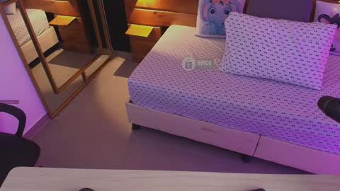 Snapshot of mila_kiitty chatting on October 9, 11:08 am Milena online show from October 9, 11:08 am