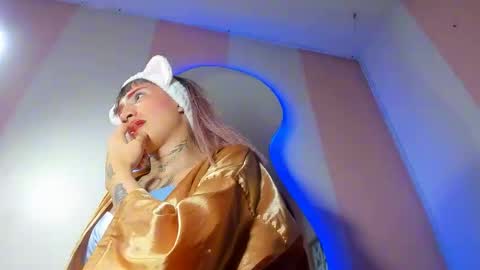 Mila online show from February 27, 2:55 am