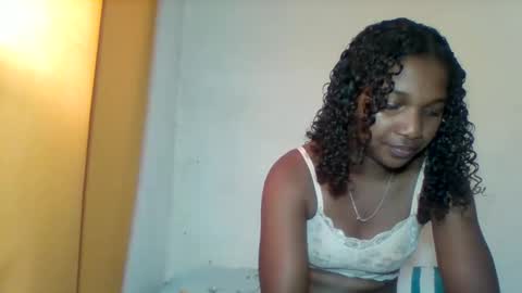 mila_lunah online show from April 5, 7:49 am
