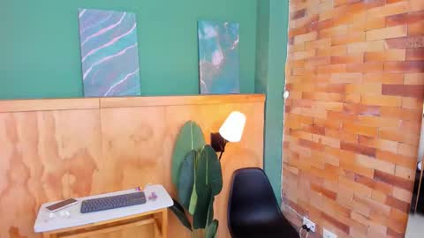 Mila and samy online show from December 16, 12:10 pm