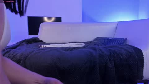 Snapshot of mila_shay chatting on March 8, 2:19 pm Mila online show from March 8, 2:19 pm